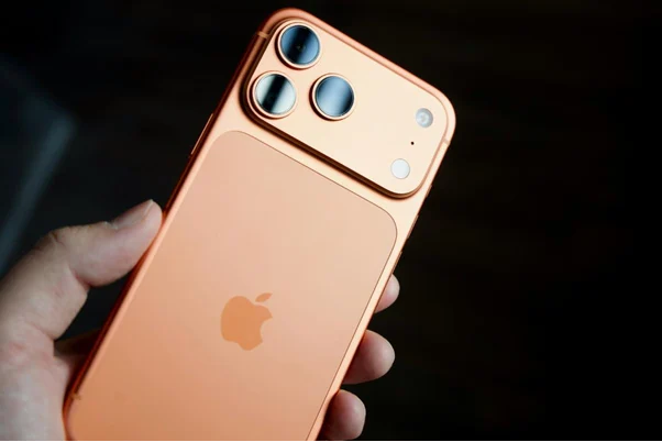 Какие главные плюсы iPhone 17 заметны в повседневном использовании?